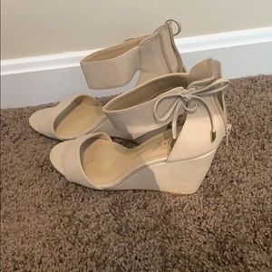 Chinese Laundry: CAMOMILE WEDGE SANDAL